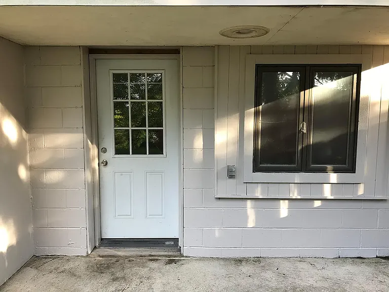 328 W Main St #B — Photo 11