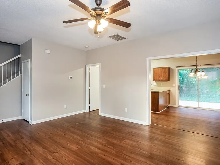 10415 Battle Ct — Photo 8