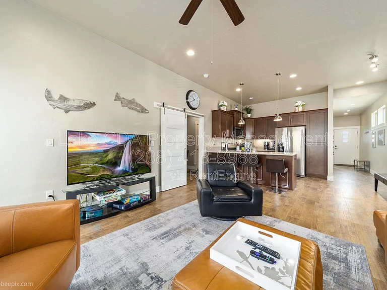 3343 N Rosalia Rd — Photo 22