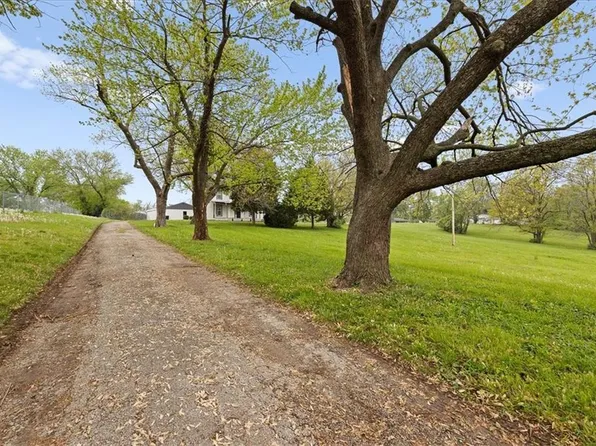 8025 E 57th St, Kansas City, MO 64129