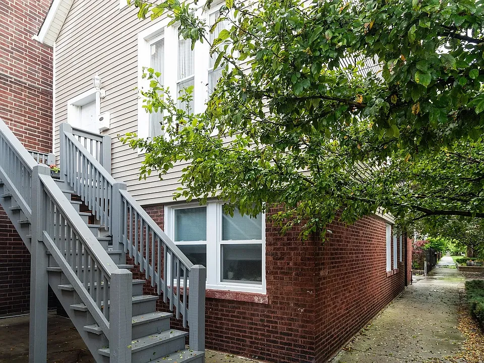 3412 N Seeley Ave #1