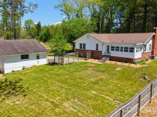 1627 Greenville Hwy, Hendersonville, NC 28792