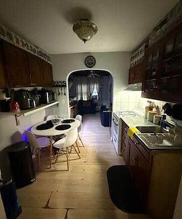 3rd image of 179 Broadway #1L