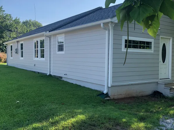 481 W Currahee St, Toccoa, GA 30577