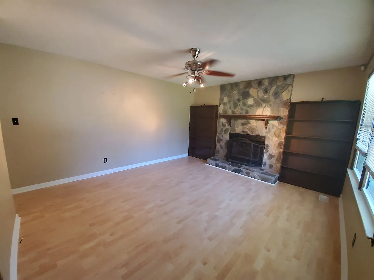 6569 Green Meadow ~ Lake Point — Photo 2