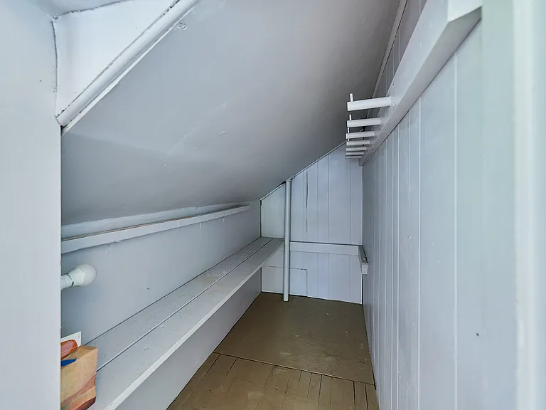 5740 Charlotte St — Photo 24