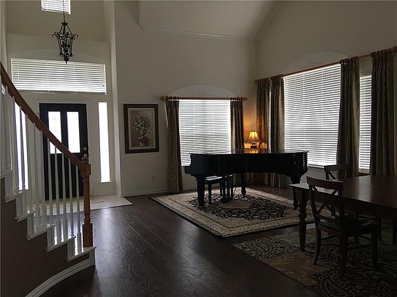 5th image of 2514 Cove Hollow Ct