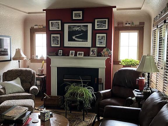 5th image of 704 William STREET