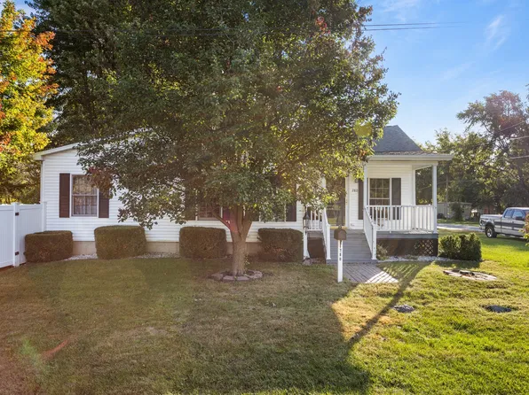 280 S Plum St, Bement, IL 61813