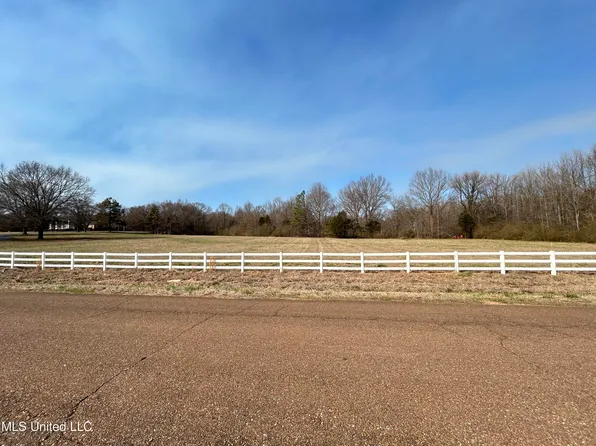 Country Club Rd, Senatobia, MS 38668