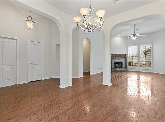3rd image of 6621 Terrace Glen Dr