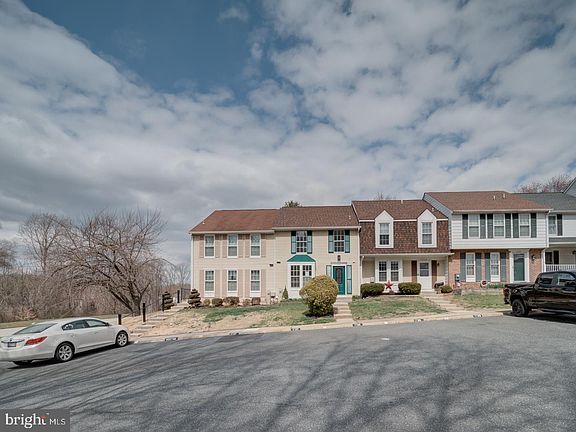 4th image of 1737 Chesterfield Sq