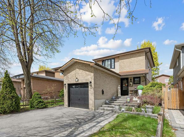 16 Blossom Ave, Brampton, ON L6X 2W3