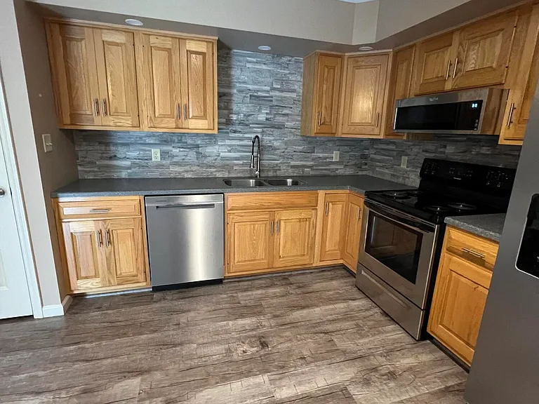 7 N Chestnut St #A — Photo 4