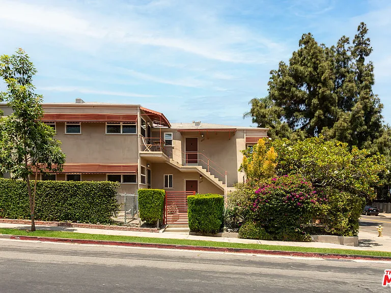 2955 Berkeley Ave — Photo 1