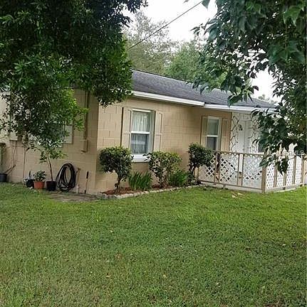 3rd image of 605 E Iris Dr