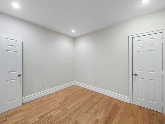 3rd image of 736 Riverside Dr APT 1D