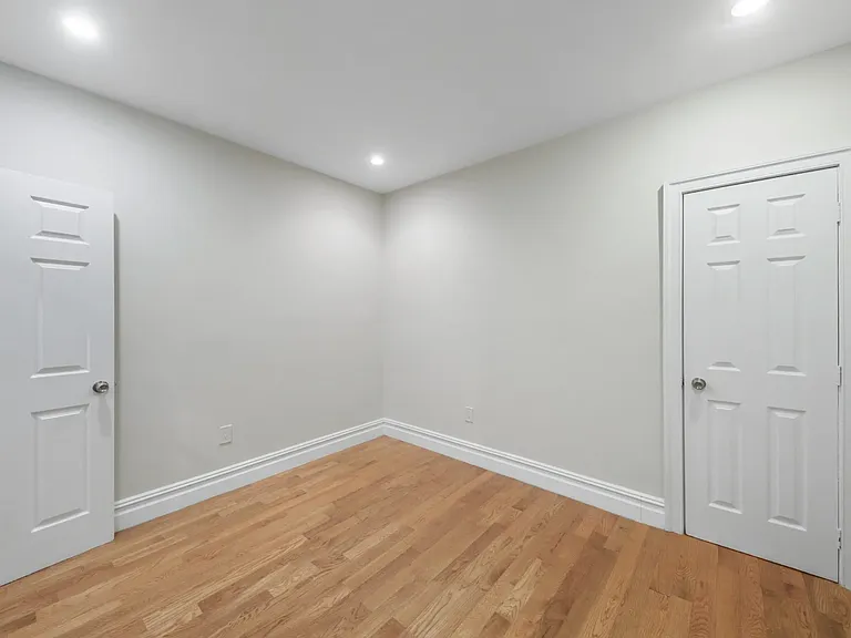 736 Riverside Dr #1D — Photo 3