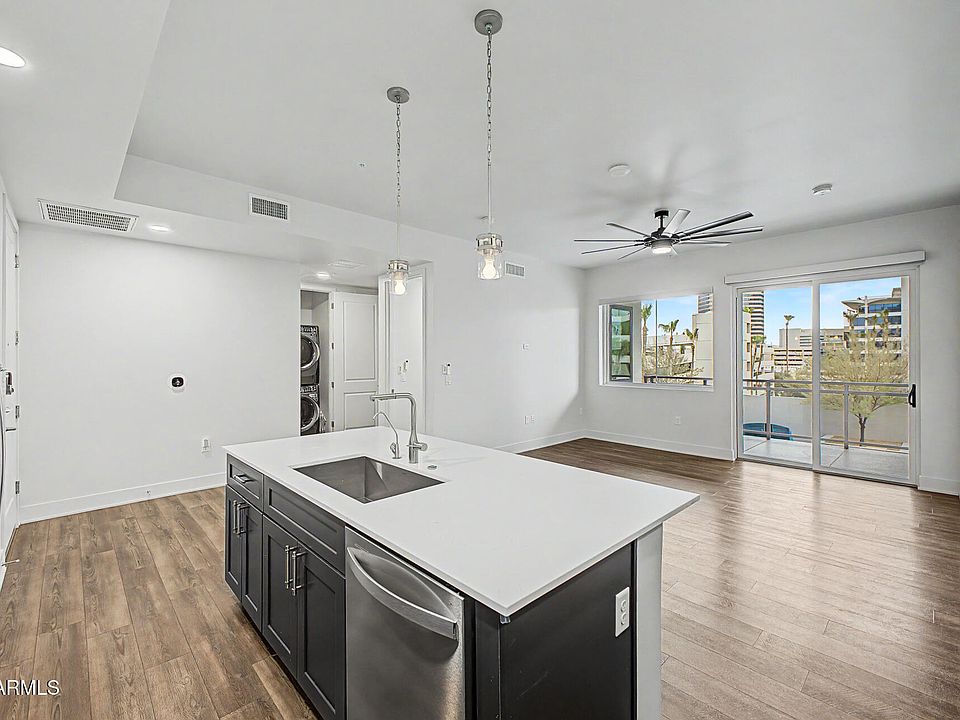 1st image of 3131 N CENTRAL Avenue #4011