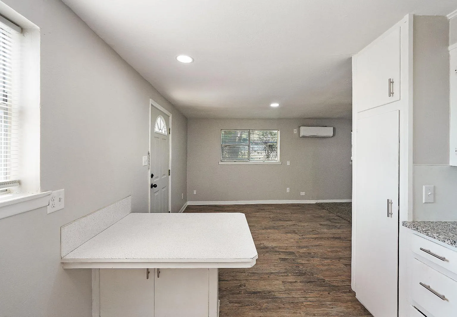 200 SW 6th Ave — Photo 3