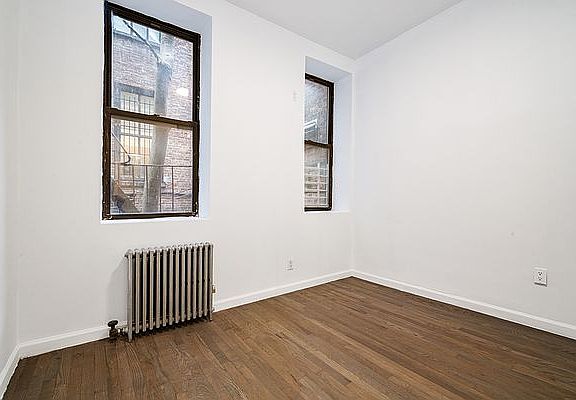 5th image of 218 Thompson St APT 1