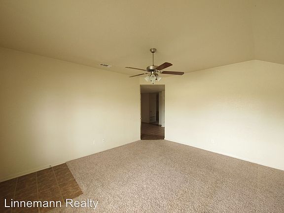 3rd image of 1404 Cinch Dr APT B