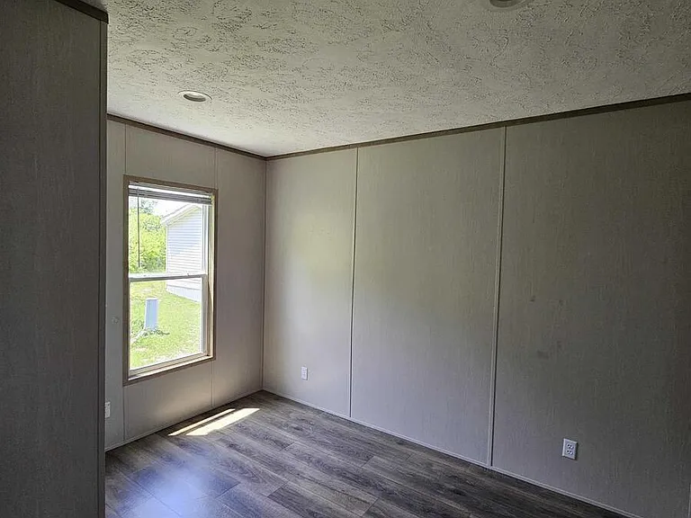 2737 W Washington Ctr #141 — Photo 13