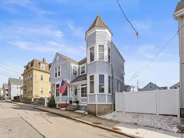 43 Howard St, Newport, RI 02840