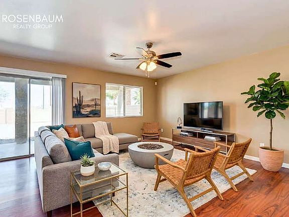 3rd image of 538 E Dragon Springs Dr