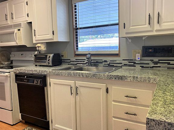 5th image of 16662 Tavira Dr