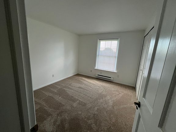 5th image of 119 King James Cir