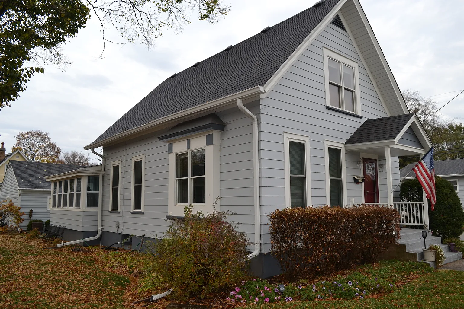 504 Water St photo 1