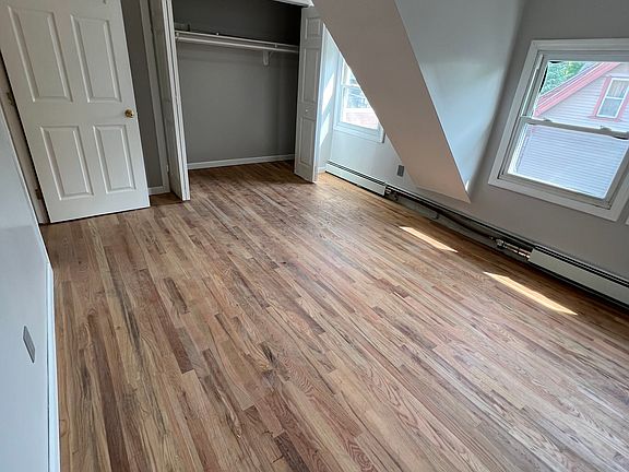 4th image of 263 Norton St Floor 2