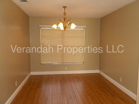 5th image of 2323 Woodway Dr
