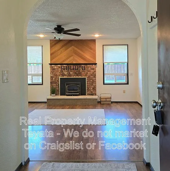 1453 Hillspring Rd — Photo 4