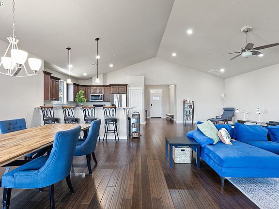 5th image of 6451 Dogwood St