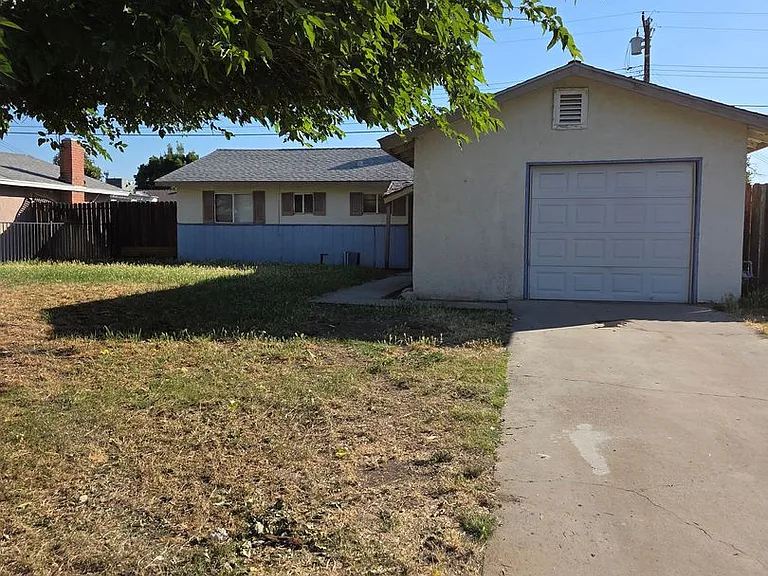 1514 Hayden Ave — Photo 2