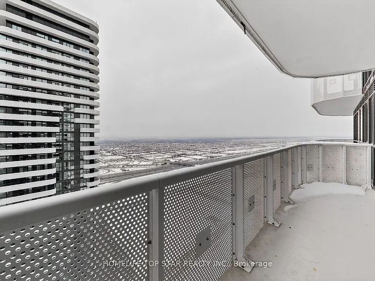 8 Interchange Way #5601 — Photo 32