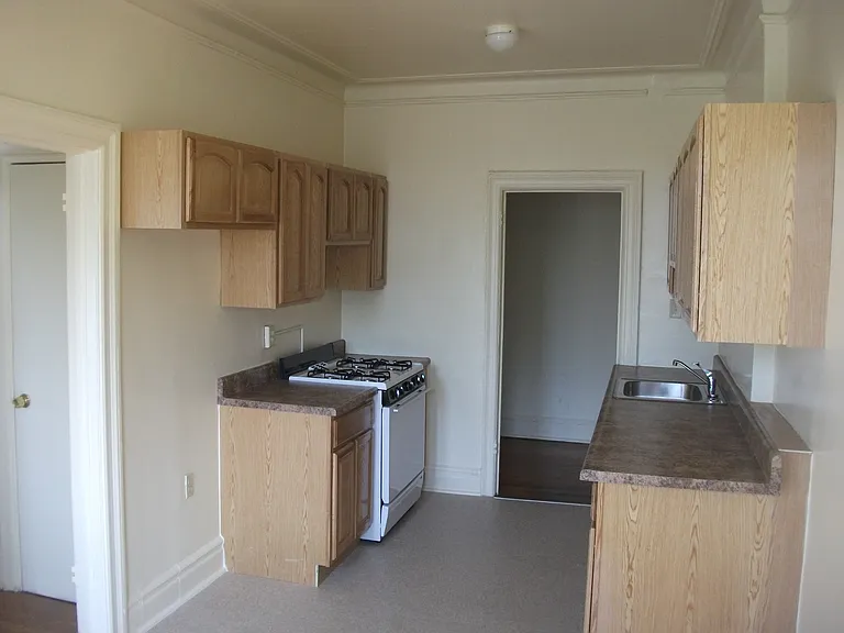 10-38th Street — Photo 8
