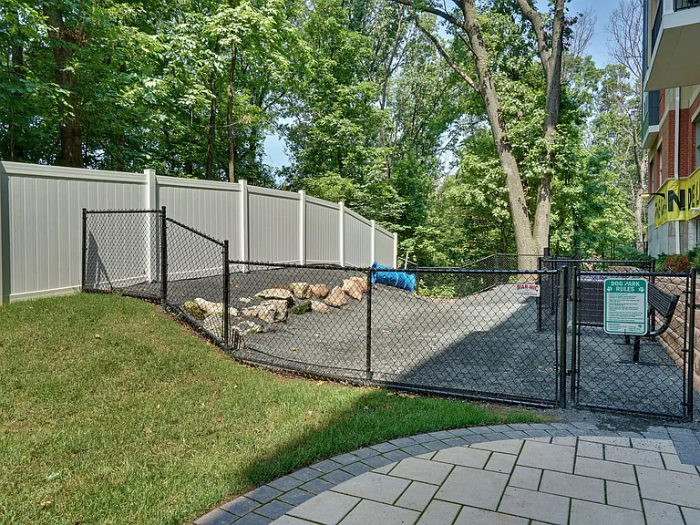 Amara at Metropark — Photo 36