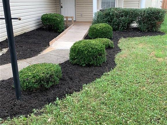 5th image of 472 Peyton Dr