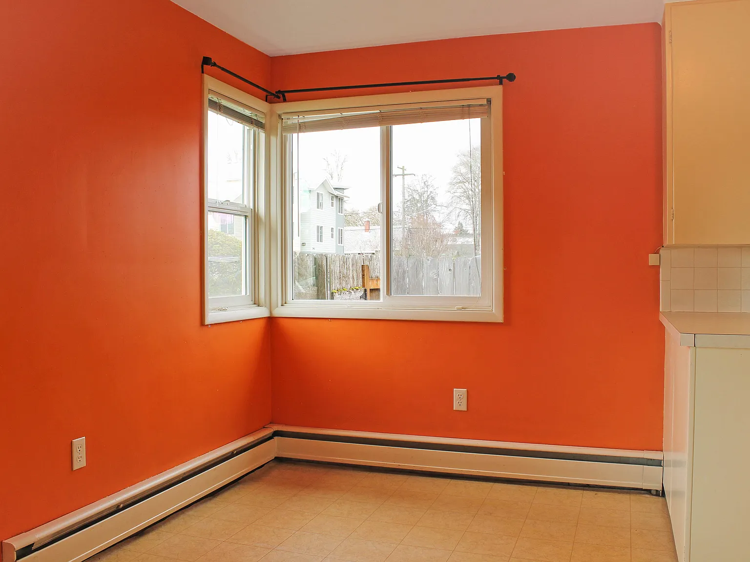 2 bed, 812 sqft, $1,695 — Photo 4