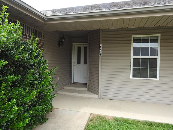 4th image of 2303 W Oak Park Pl #A