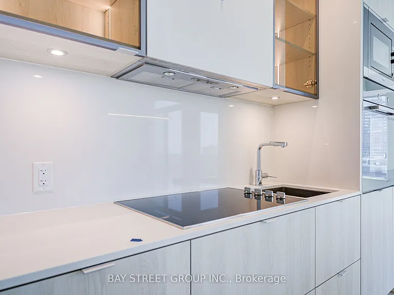 11 Yorkville Ave #2312 — Photo 19