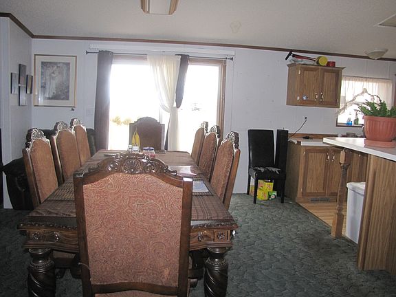  Dining for family gathering