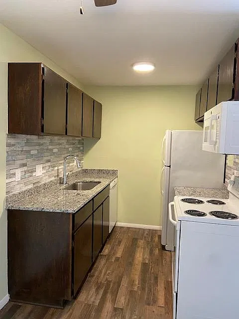 1221 Talcott Ave — Photo 1