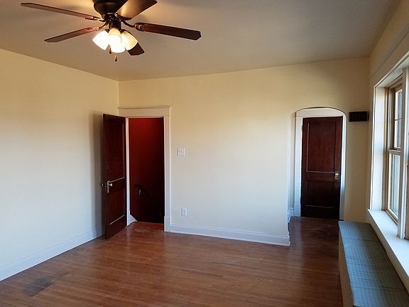 3rd image of 5408 Holly Hills Ave