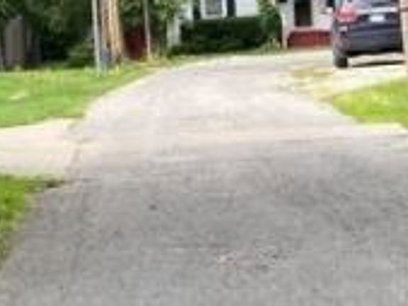 Exterior Neighborhood (street photo)