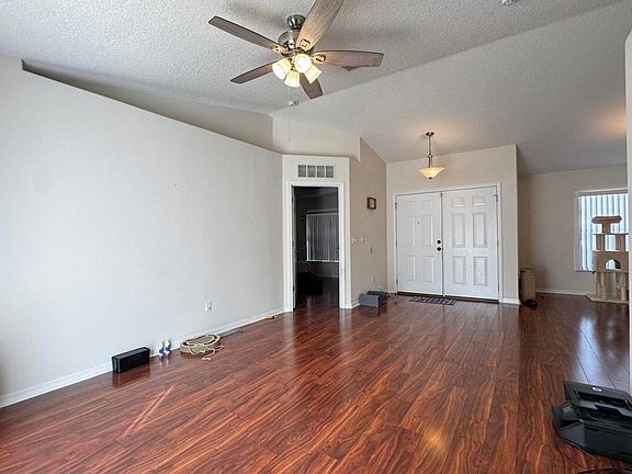 5th image of 252 Fountain Lake Blvd