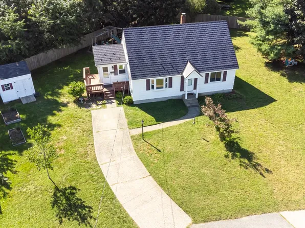 33 Arrow Lane, Nashua, NH 03060